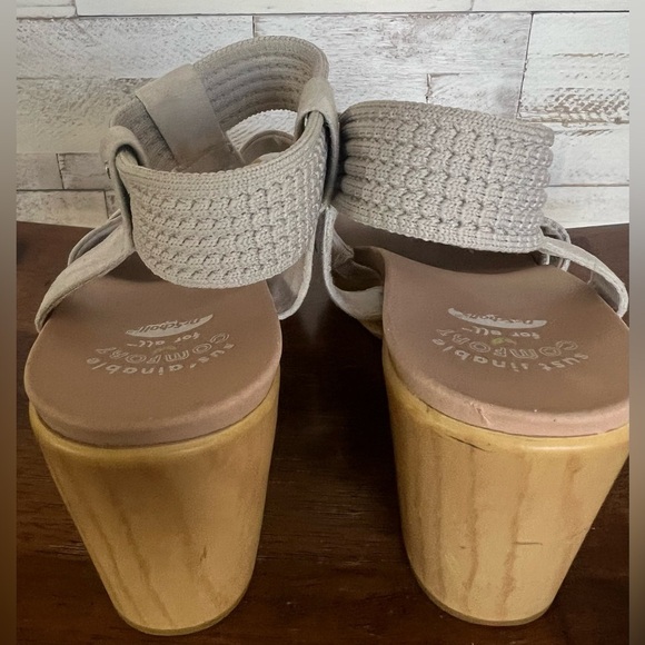 Dr. Scholl's women’s Blossom Vapor Grey block sandals in size 7. - Picture 6 of 9